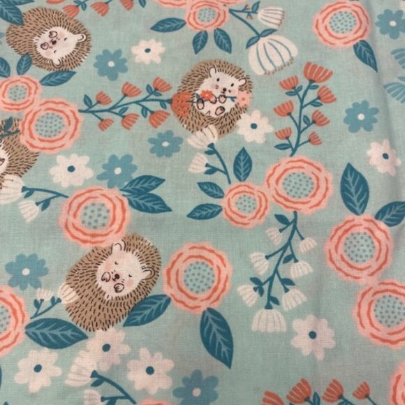 Hedgehogs on pale green quilt apparel home kids fabric one yard piece - Picture 2 of 3